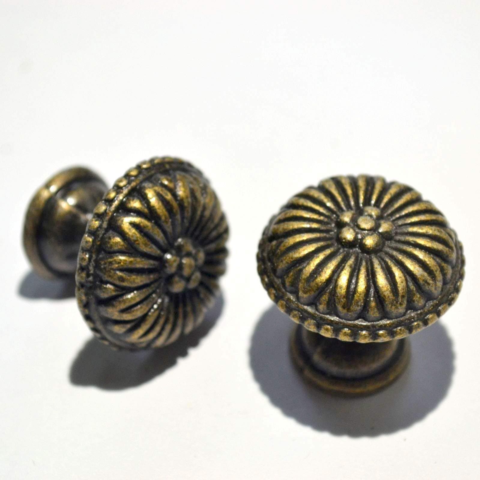 10 Sets Vintage Bronze Knobs Antique Round Drawer Handles Pulls Single Hole Decorative Floral Hardware for Furniture Cabinet Cupboard Dresser (Dia:1-1/16", Height:1")