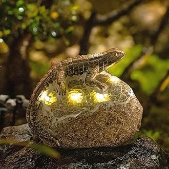 Garden Statue Lizard,Solar Lizard Decor for Outdoor,Resin Lizard Figurine with Solar Light for Patio,Balcony,Yard,Lawn Ornament,Perfect Garden Gift
